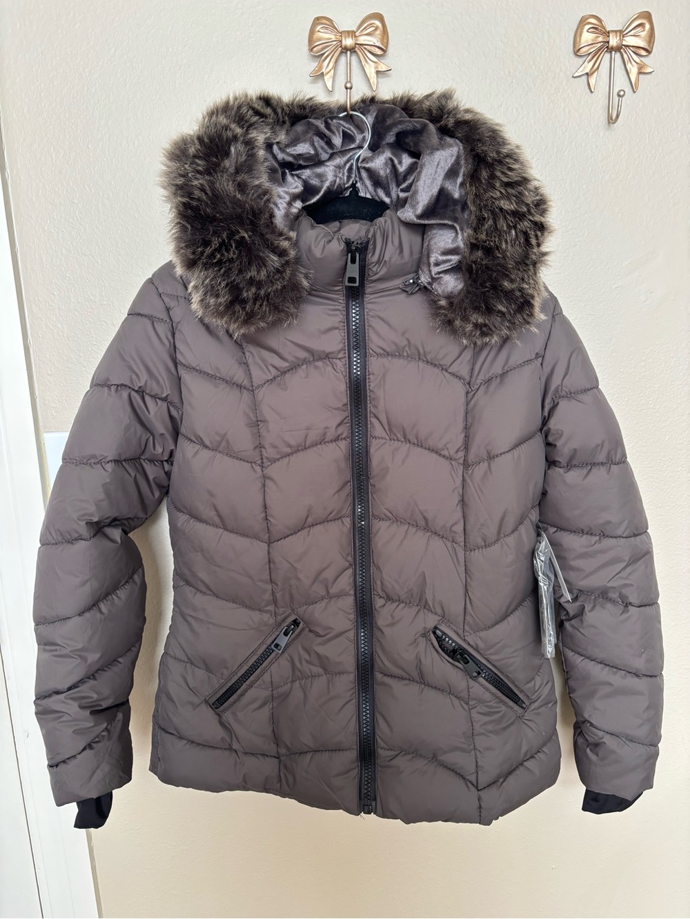 YUMI Hooded Puffer Jacket with Faux Fur Trim - Taupe